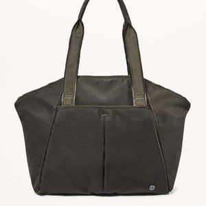 Lululemon "Free to Be" Gym Bag in Olive Green